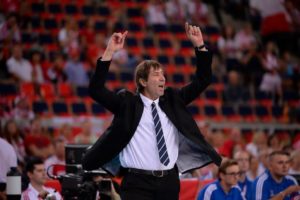 Photo de Laurent Tillie dans un stade