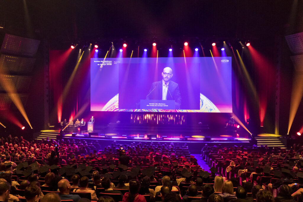 Remise Diplôme Master et Bachelor ISEFAC LinkedIn 